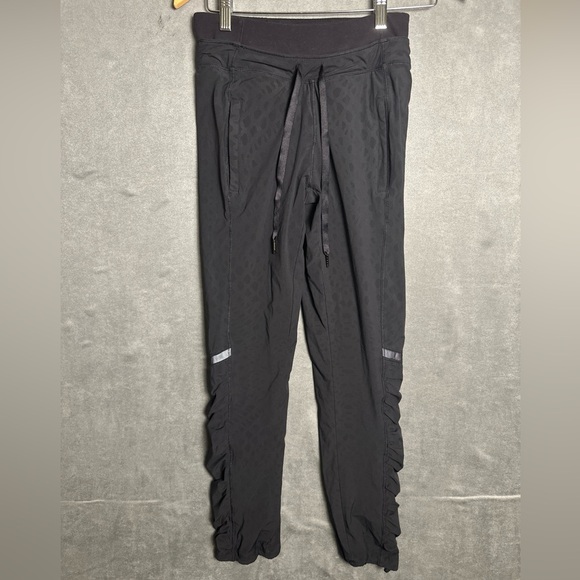 Lululemon Runderful Pant Black Women’s Size 4 Two-Layer Winter Running Joggers - Picture 1 of 9